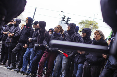 Protest gegen HoGeSa-Demonstration in Köln