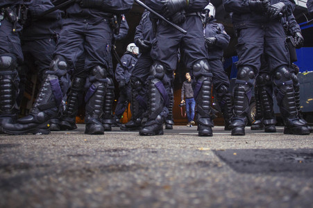 Protest gegen HoGeSa-Demonstration in Köln