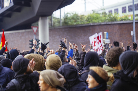 Protest gegen HoGeSa-Demonstration in Köln