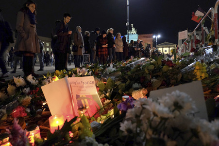 Berlin in Trauer um Opfer der Terroranschläge in Paris