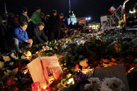 Berlin in Trauer um Opfer der Terroranschläge in Paris