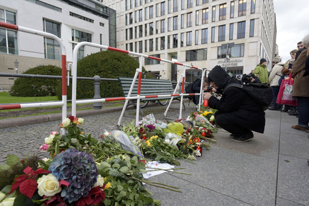 Berlin in Trauer um Opfer der Terroranschläge in Paris