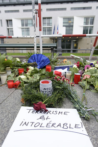 Berlin in Trauer um Opfer der Terroranschläge in Paris