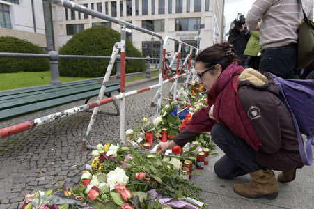 Berlin in Trauer um Opfer der Terroranschläge in Paris