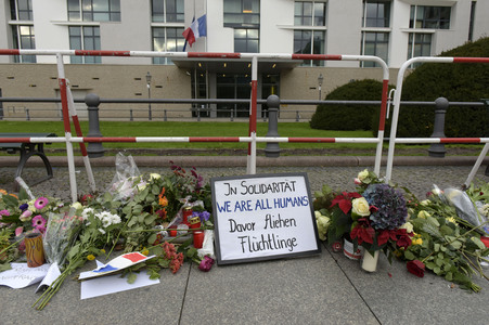 Berlin in Trauer um Opfer der Terroranschläge in Paris