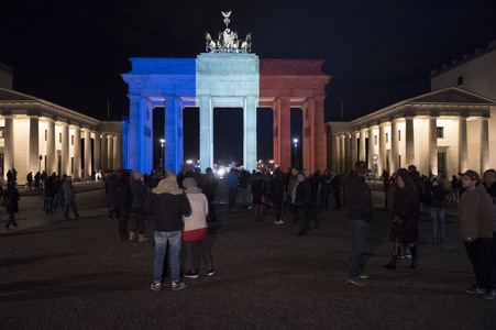 Berlin in Trauer um Opfer der Terroranschläge in Paris