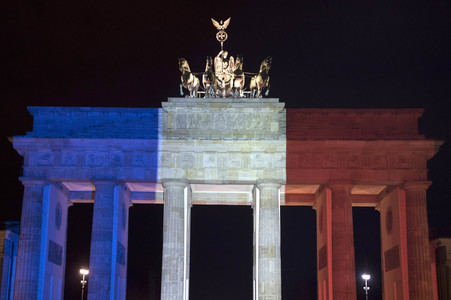 Berlin in Trauer um Opfer der Terroranschläge in Paris