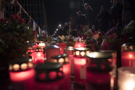 Berlin in Trauer um Opfer der Terroranschläge in Paris