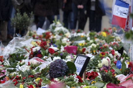 Berlin in Trauer um Opfer der Terroranschläge in Paris