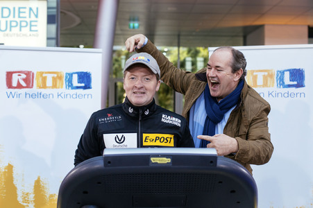 Fototermin zur '24 h Laufband-Challenge' in Köln