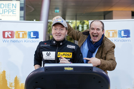 Fototermin zur '24 h Laufband-Challenge' in Köln
