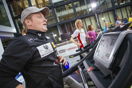 Fototermin zur '24 h Laufband-Challenge' in Köln