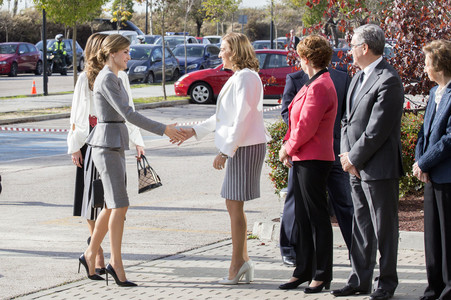 Königin Letizia und Königin Rania besuchen das Centro de Biologia Molecular Severo Ochoa in Madrid