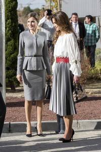 Königin Letizia und Königin Rania besuchen das Centro de Biologia Molecular Severo Ochoa in Madrid