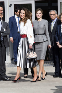 Königin Letizia und Königin Rania besuchen das Centro de Biologia Molecular Severo Ochoa in Madrid