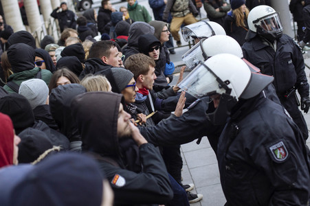 Pro NRW Gegendemo in Köln