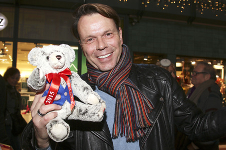 20 Jahre Leuchtfeuer Teddybären Charity Aktion in Hamburg