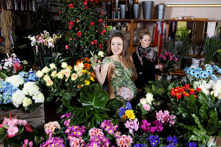 WORKING ART: Florist Bodypainting