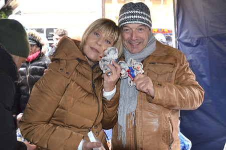 Teddybären Charity Verkauf der 'Sturm der Liebe' Stars in München