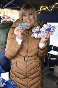 Teddybären Charity Verkauf der 'Sturm der Liebe' Stars in München