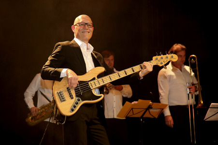 Willi Langer, Bass