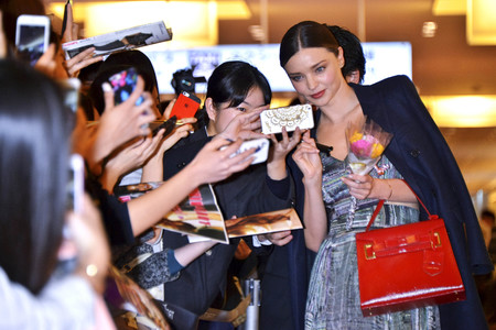 Ankunft von Miranda Kerr in Tokio
