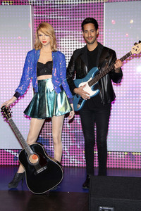 Wachsfigurenthüllung von Taylor Swift in Berlin