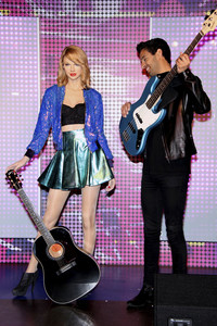 Wachsfigurenthüllung von Taylor Swift in Berlin