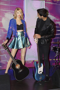 Wachsfigurenthüllung von Taylor Swift in Berlin