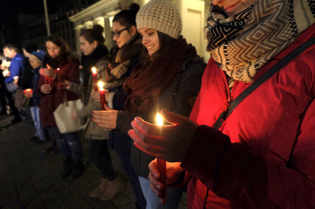 Lichterkette für Frieden und Toleranz in Berlin