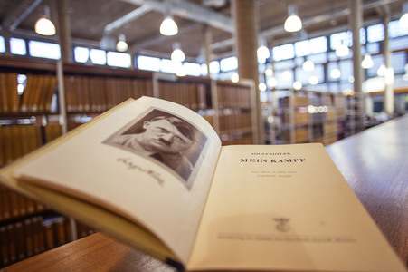 Adolf Hitler Buch 'Mein Kampf'