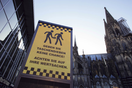 Anzeigetafel am Kölner Hauptbahnhof