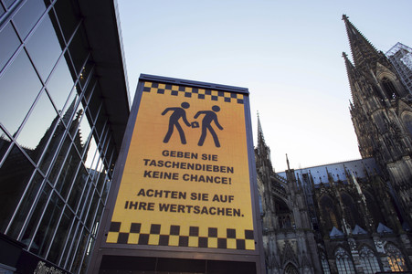 Anzeigetafel am Kölner Hauptbahnhof