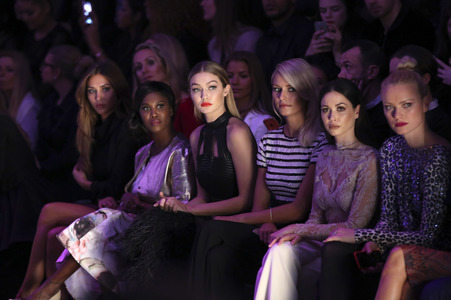 Maybelline New York Make-Up Runway Fashion Show auf der Mercedes-Benz Week Autumn/Winter 2016 in Berlin