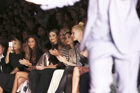 Maybelline New York Make-Up Runway Fashion Show auf der Mercedes-Benz Week Autumn/Winter 2016 in Berlin