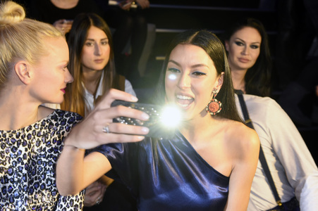 Maybelline New York Make-Up Runway Fashion Show auf der Mercedes-Benz Week Autumn/Winter 2016 in Berlin