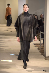 Nobi Talai Fashion Show auf der Mercedes-Benz Fashion Week Autumn/Winter 2016 in Berlin