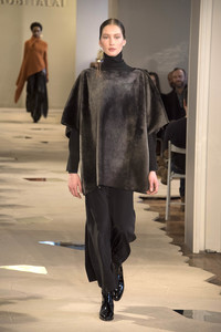 Nobi Talai Fashion Show auf der Mercedes-Benz Fashion Week Autumn/Winter 2016 in Berlin