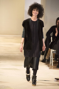Nobi Talai Fashion Show auf der Mercedes-Benz Fashion Week Autumn/Winter 2016 in Berlin
