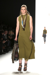 Riani Fashion Show auf der Mercedes-Benz Fashion Week Autumn/Winter 2016 in Berlin