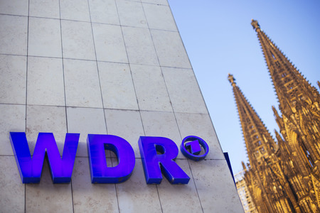 Logo am WDR-Funkhaus in Köln