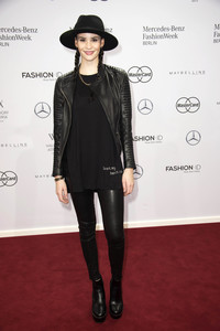 Emre Erdemoglu Fashion Show auf der Mercedes-Benz Fashion Week Autumn/Winter 2016 in Berlin