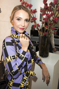 Irene Luft Fashion Show auf der Mercedes-Benz Fashion Week Autumn/Winter 2016 in Berlin