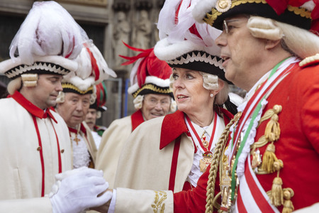 Henriette Reker und die Roten Funken in Köln