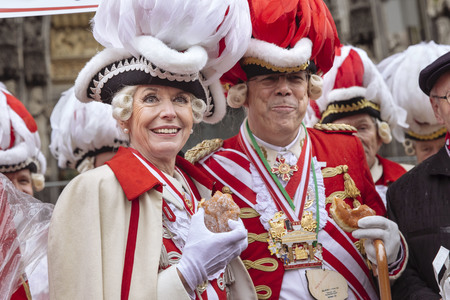 Henriette Reker und die Roten Funken in Köln
