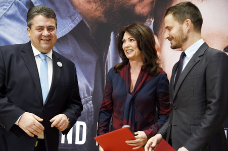 Pressekonferenz und Plakatvorstellung mit Sigmar Gabriel