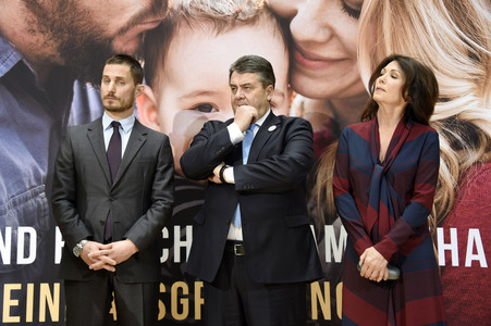 Pressekonferenz und Plakatvorstellung mit Sigmar Gabriel