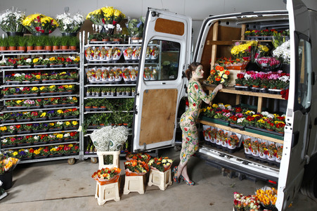 DOOR ART: Blumentransporter-Hecktür / Flower Van Hatchback Bodypainting
