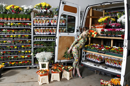 DOOR ART: Blumentransporter-Hecktür / Flower Van Hatchback Bodypainting
