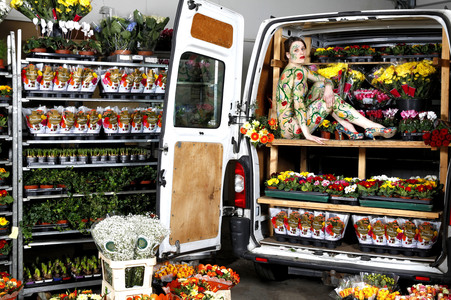 DOOR ART: Blumentransporter-Hecktür / Flower Van Hatchback Bodypainting